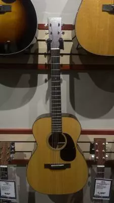 Martin Guitars - 00-18 2019